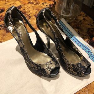 Guess Lace Shoes size 7.5